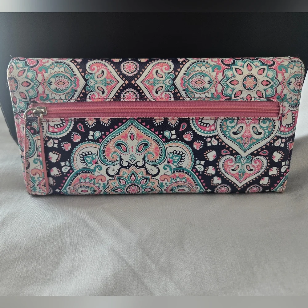 Tahari Paisley Patterned Wallet/Clutch - Picture 2 of 8